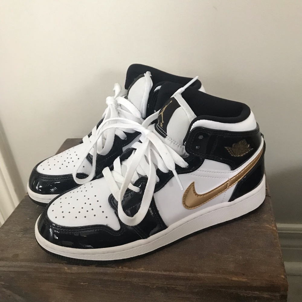 Kid’s Nike Air Jordan 1 Shoes Size 4Y